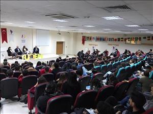 Üniversitemizde "Yarına Hazır Olmak, Gelecek ve Kariyer Üzerine" Konulu Panel Gerçekleştirildi
