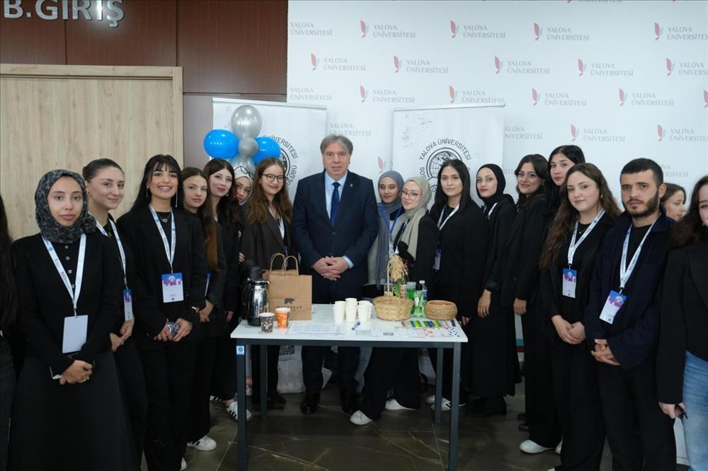 Sempozyum Etkinlikleri Çerçevesinde Rektörümüz Öğrenci Kulüplerini Ziyaret Etti