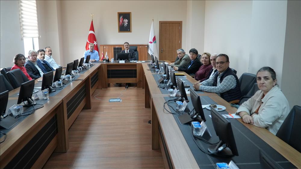 Rektör Yardımcısı Prof. Dr. Hamit Er'in Başkanlığında Etik Kurul Toplantısı Gerçekleştirildi