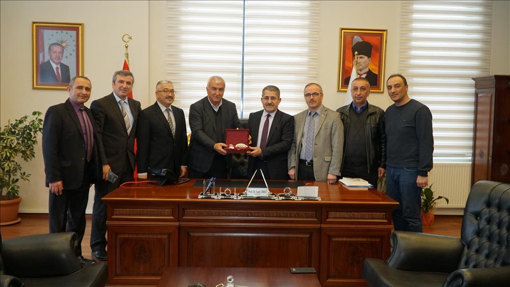 Yalova Çankırılılar Yardımlaşma ve Dayanışma Derneği Temsilcileri Rektörümüzü Makamında Ziyaret Etti