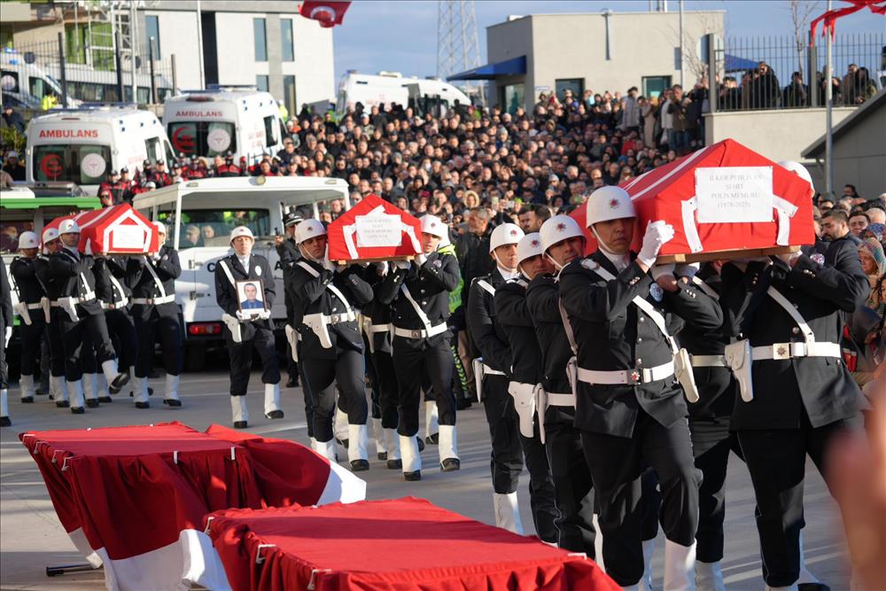 Şehitlerimizi Son Yolculuğuna Uğurladık