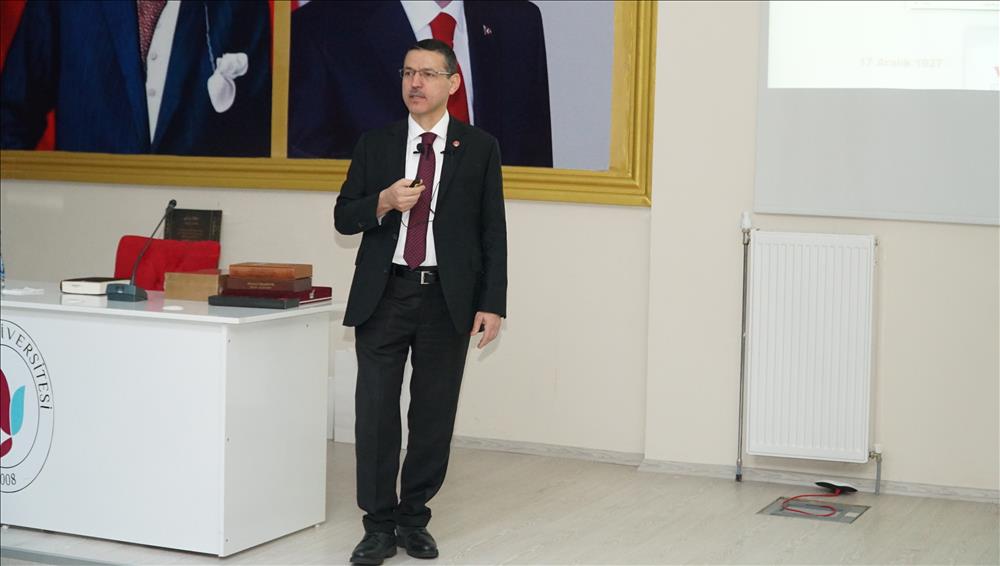 Sayıştay Başkanı Seyit Ahmet Baş Yalova Üniversitesi’nde Konferans Verdi