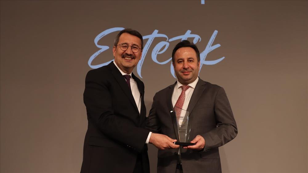 Yalova Üniversitesi Öğretim Üyesi Doç. Dr. Mustafa Sürün, Akademik Teşvik Ödülü Kazandı