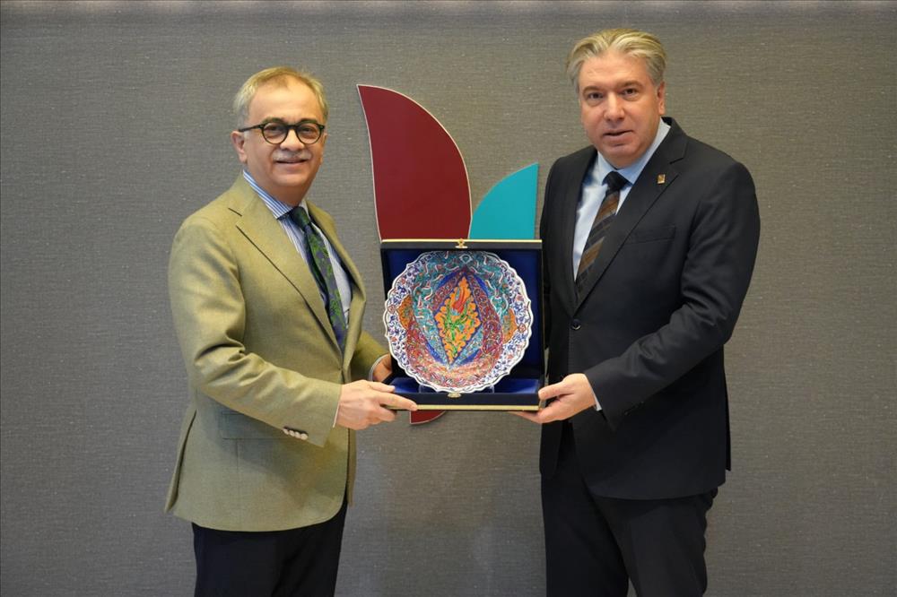 Serhan Çatal, General Manager of UlaşımPark A.Ş., and Assoc. Prof. Hasan Baraçlı, General Secretary of Kocaeli Metropolitan Municipality, paid a visit to our University’s Rector, Prof. Mehmet Bahçekapılı, at his office