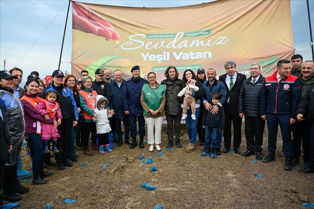 Üniversitemizde “Geleceğe Nefes – Yeşil Vatan Seferberliği” Fidan Dikim Etkinliği Gerçekleştirildi 