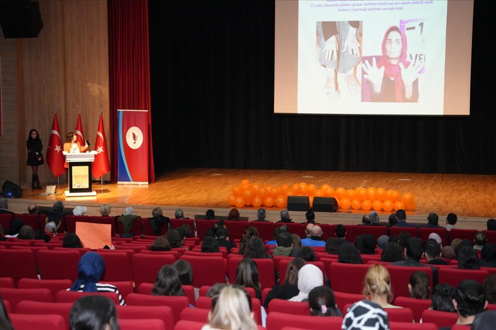 Kadına Şiddetle Mücadele Etkinliği Düzenlendi