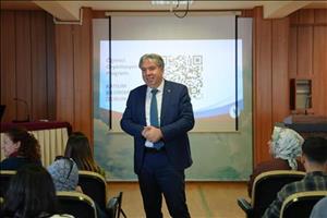 Yalova Üniversitesi Öğrenci Oryantasyon Programı Meslek Yüksekokullarında Devam Ediyor 