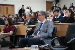 Üniversitemiz Hukuk Fakültesi tarafından düzenlenen “Yasa Dışı Bahis ve IBAN Kullandırma Suçları” paneli, protokol ve uzmanların katılımıyla gerçekleşti.